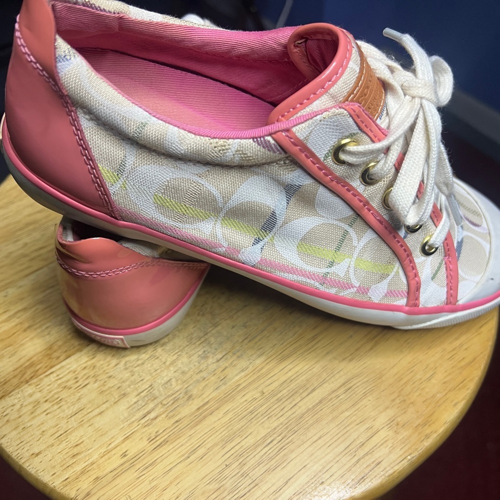 Coach Women's Cream and Pink Flats - Picture 4 of 4